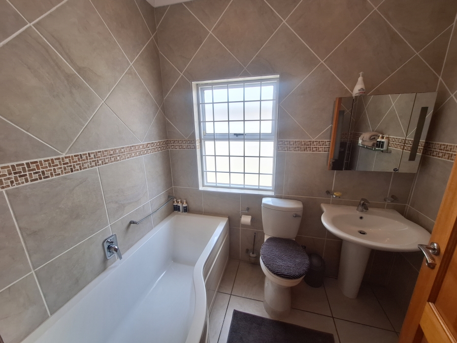 2 Bedroom Property for Sale in Fountains Estate Eastern Cape
